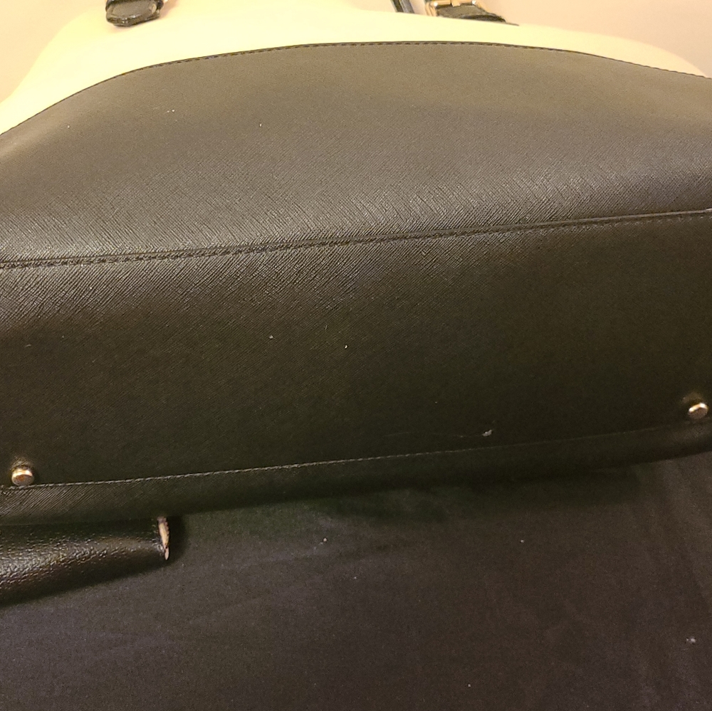Handbag - Picture 4 of 5